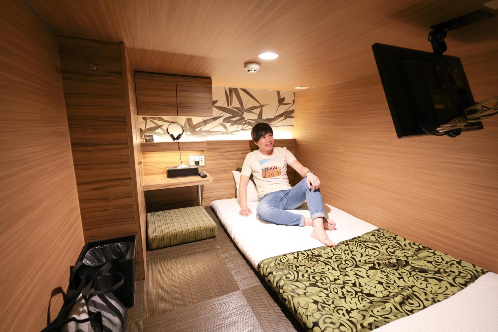 Hotel cápsula Cargo Shinsaibashi