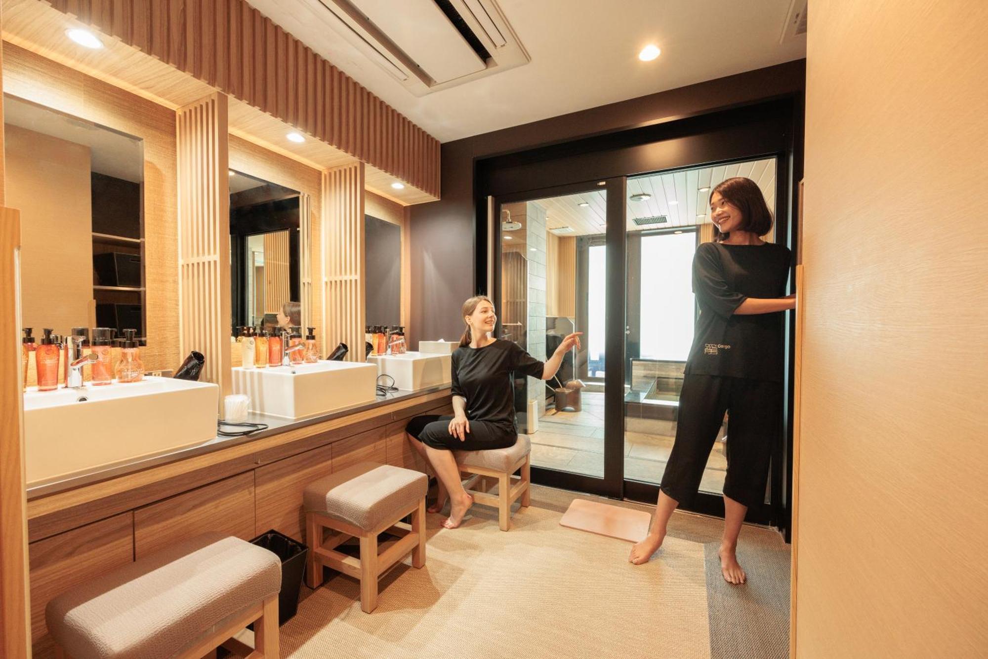 Hotel cápsula Cargo Shinsaibashi 3*