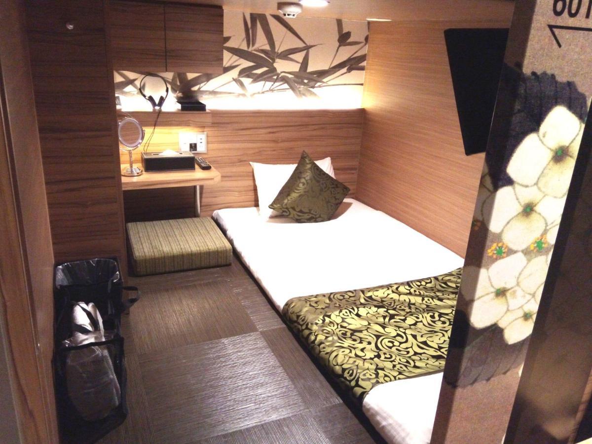 Hotel cápsula Cargo Shinsaibashi 3*